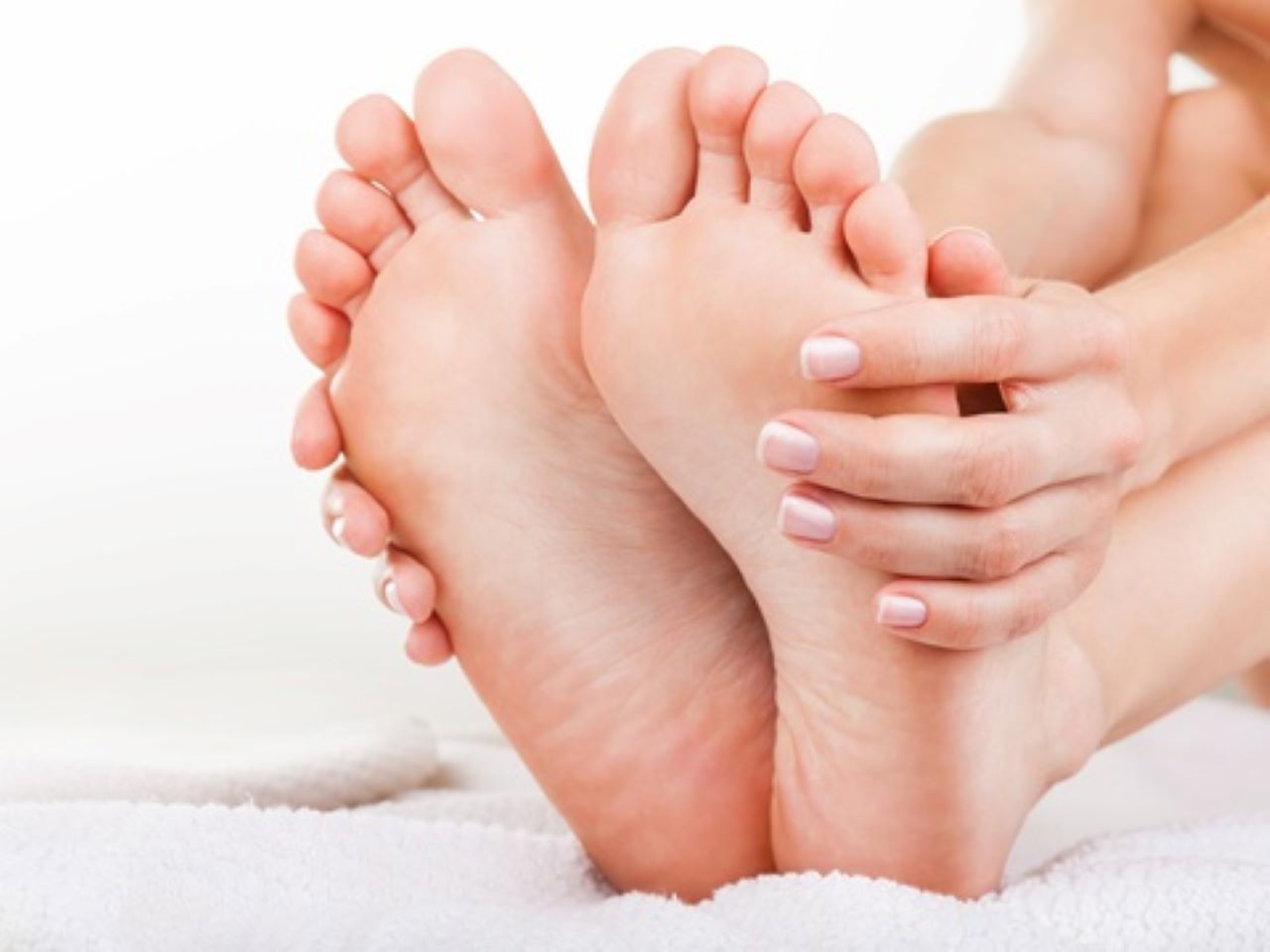 寒くなると足がつりますか？冬の足のつりは３つの不足が原因