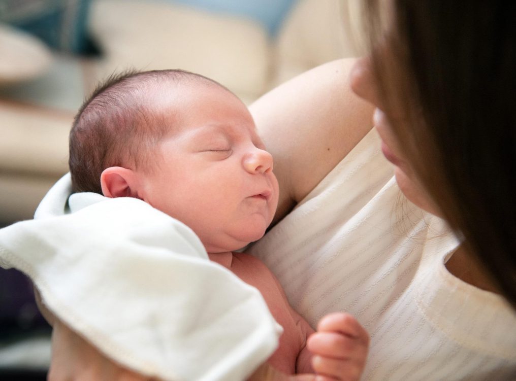 赤ちゃんと共生細菌｜分娩と授乳方法は健康と性格に影響するか