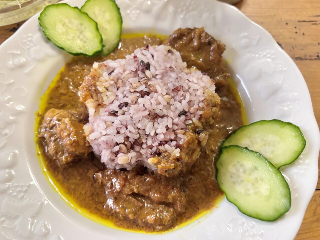 カシミールの赤いカレー”ロガン・ジョシュ”風カレーを作ってみた
